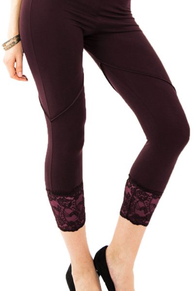 Yoga leggings with lace trim